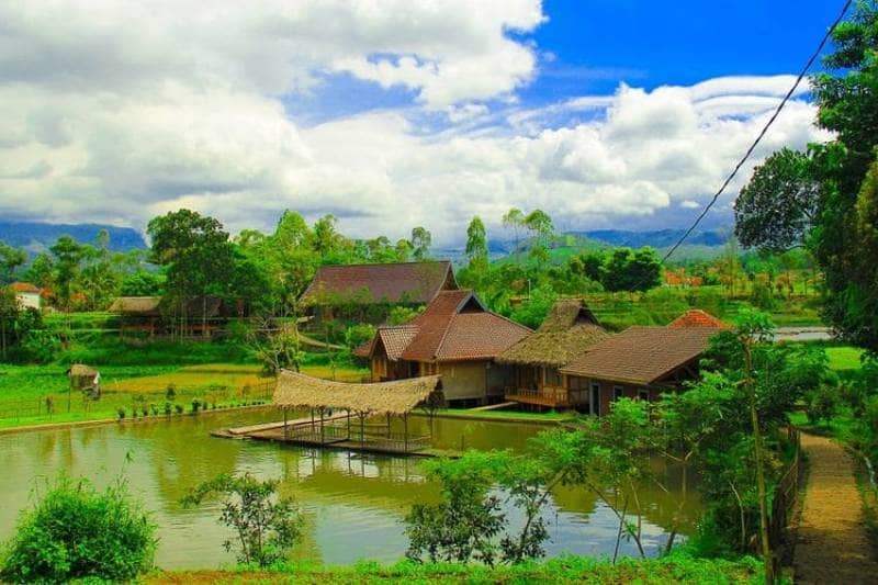 Desa Wisata Saung Ciburial