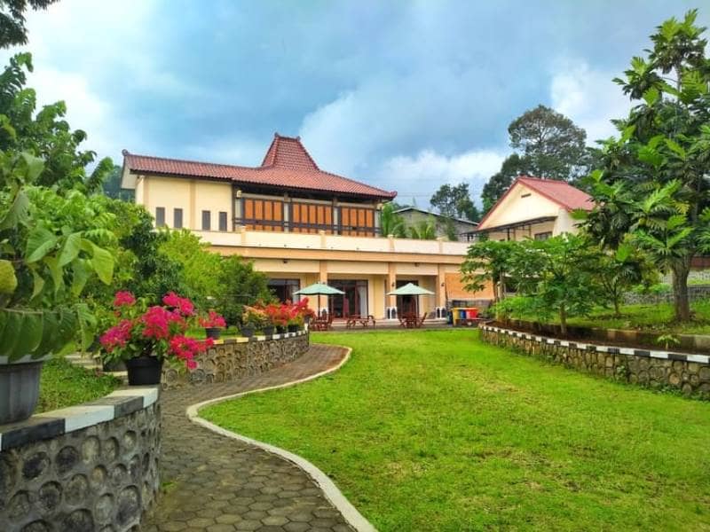 Omah Gayeng Singosari Villa & Glamping