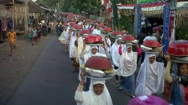 ngejot lombok budaya lokal