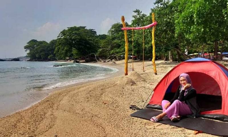 Tempat Camping di Pantai Lampung