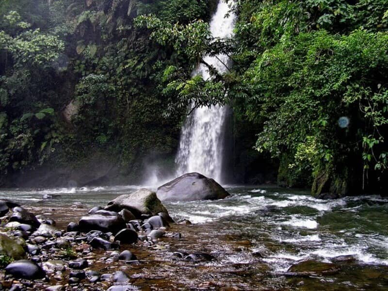 7 Wisata Air Terjun di Sumatera Selatan, Indah dan Menajubkan!