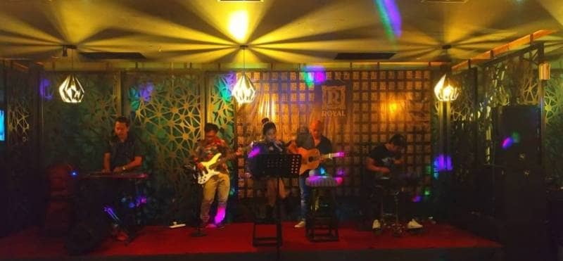 royal ktv tempat karaoke di surabaya