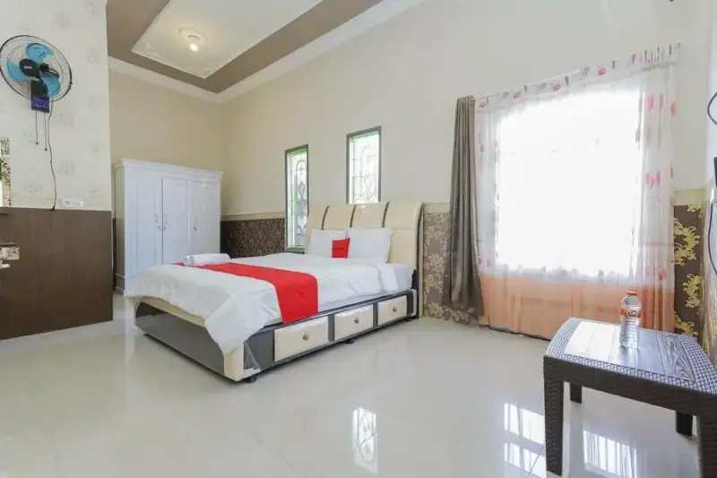 reddoorz plus villa bontes batu