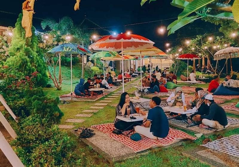 kafe dan restoran di danau