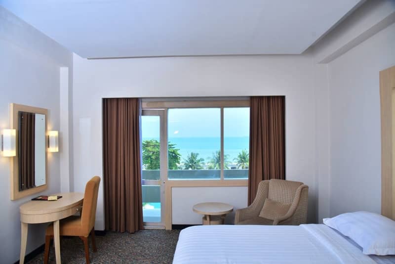 hotel pangeran beach