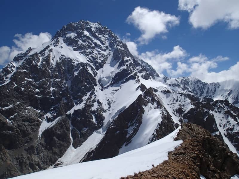 gunung Dykh Tau