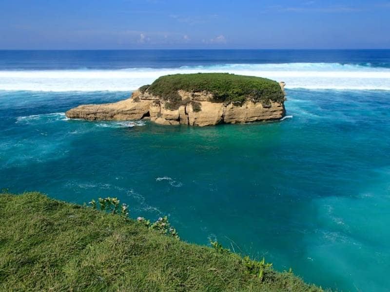 Pantai di Lombok Timur yang Wajib Dikunjungi