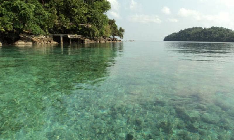 pantai pulau sarudik