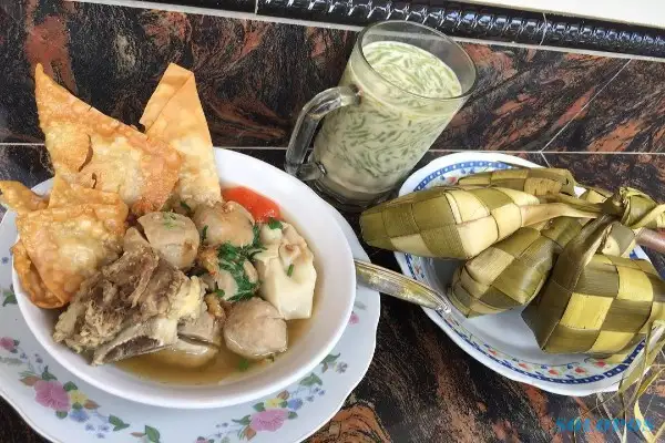 bakso ketupat