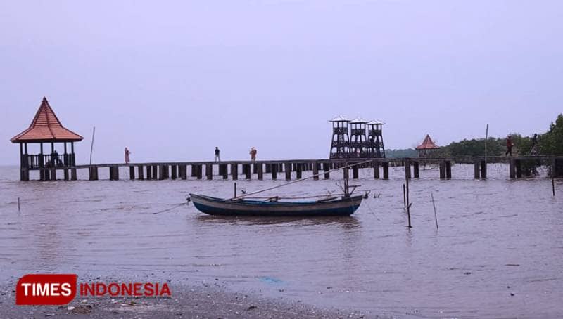 pantai tambak bahak