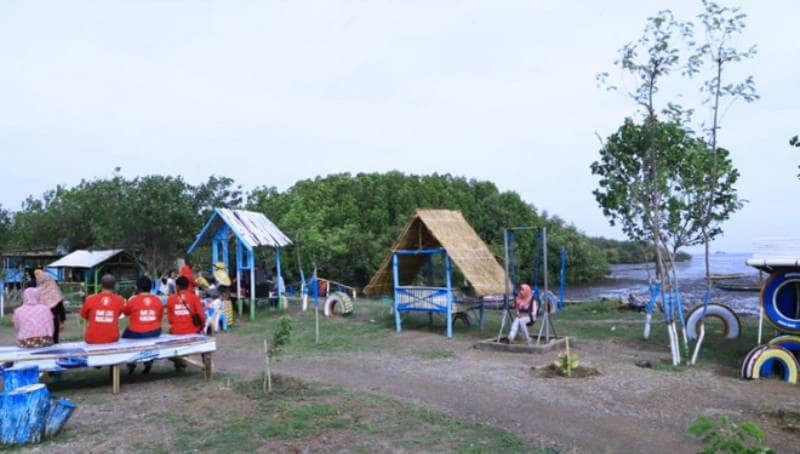 pantai tugu laut