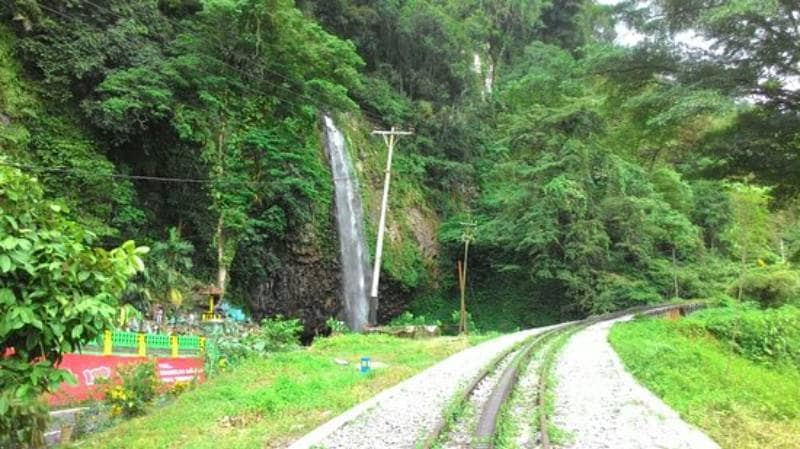 air terjun baburai