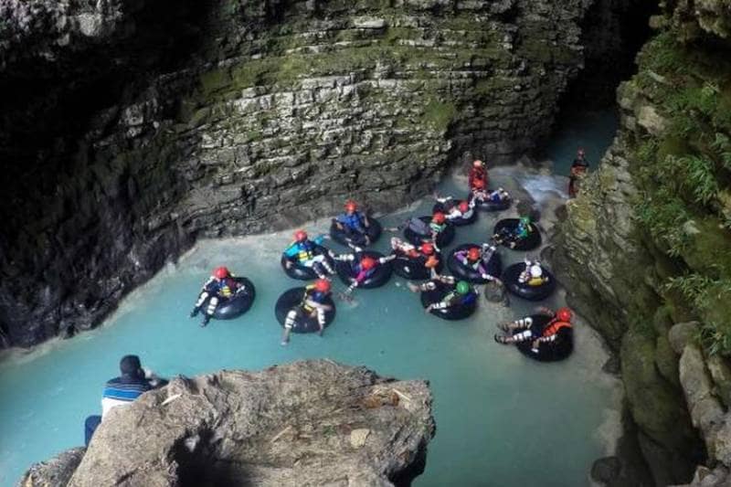 kalisuci cave tubing